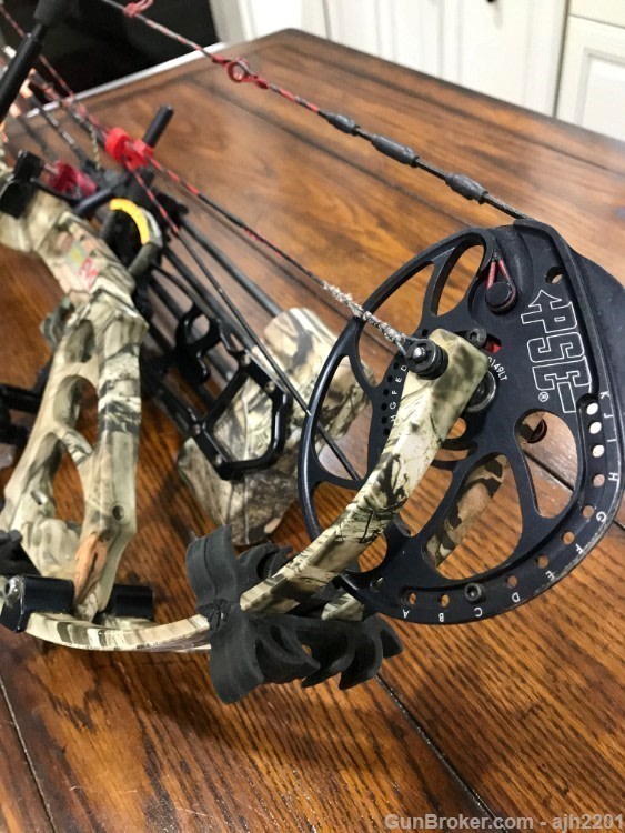 PSE CARBON AIR  bow LEFT HANDED (MAKE ME A REASONABLE OFFER)-img-1
