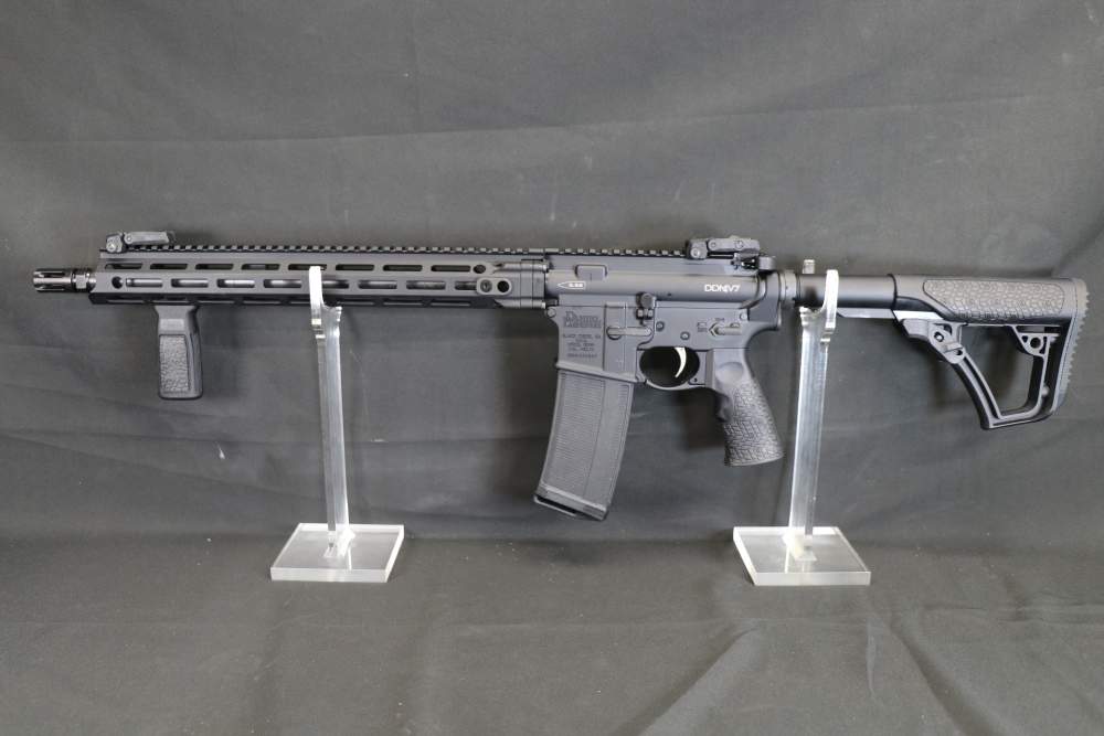 Daniel Defense DDM4 V7 5.56 NATO 16" - M-LOK 15" Rail - (1) 32rd Mag-img-1