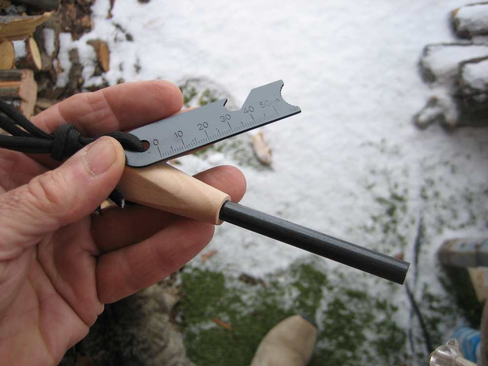 FIRE STARTER FERO ROD WITH A STRIKER UNUSED.-img-1