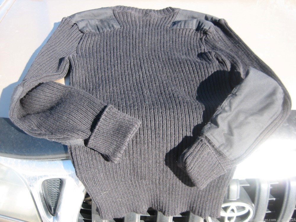 U.S. ARMY BLACK SWEATER SIZE 48 WOOL MADE IN ENGLAND.-img-2