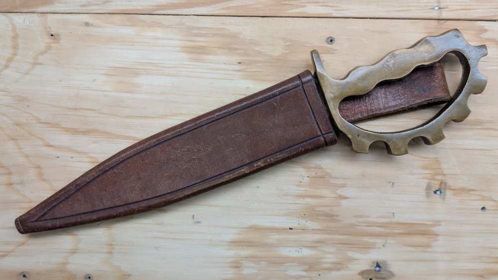 WWII Australian Cogwheel Knuckle Knife D-Guard Trench Bowie & Sheath-RARE-img-1