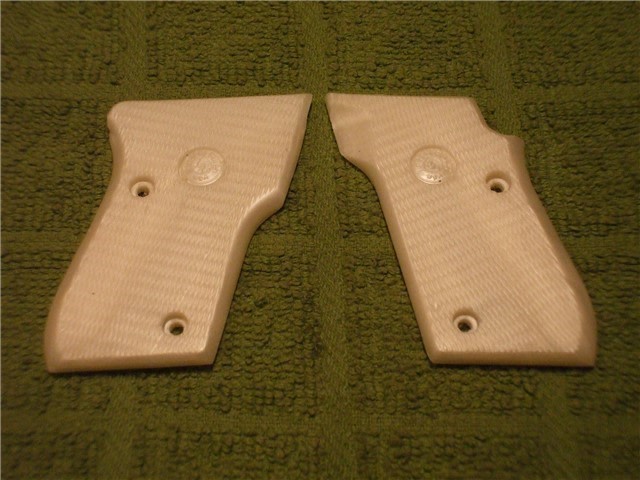 Taurus PT22 Checkered Grips Pearl White-img-0