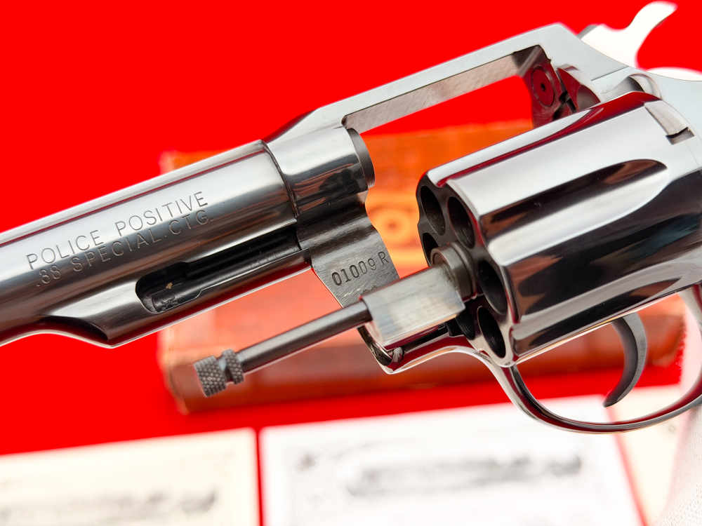 1ST EVER MADE 1977 Colt Police Positive 38 S&W Special 4" Royal Blue LETTER-img-31