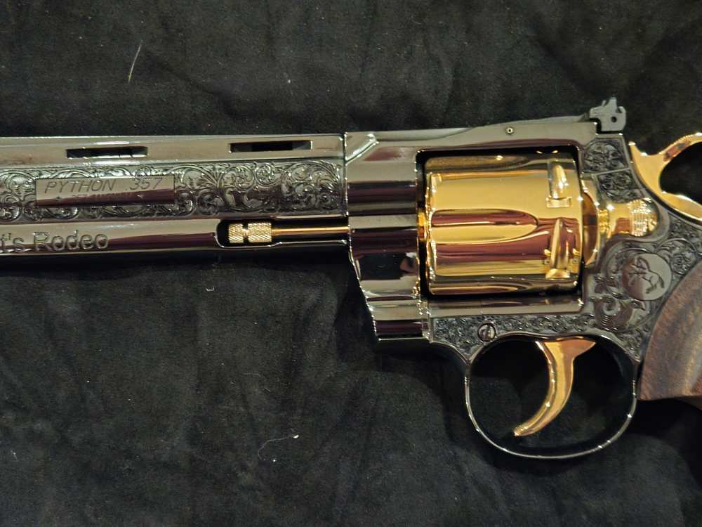 Colt Python .357 6" FACTORY GOLD ENGRAVED LETS RODEO LIMITED EDITION NEW-img-2