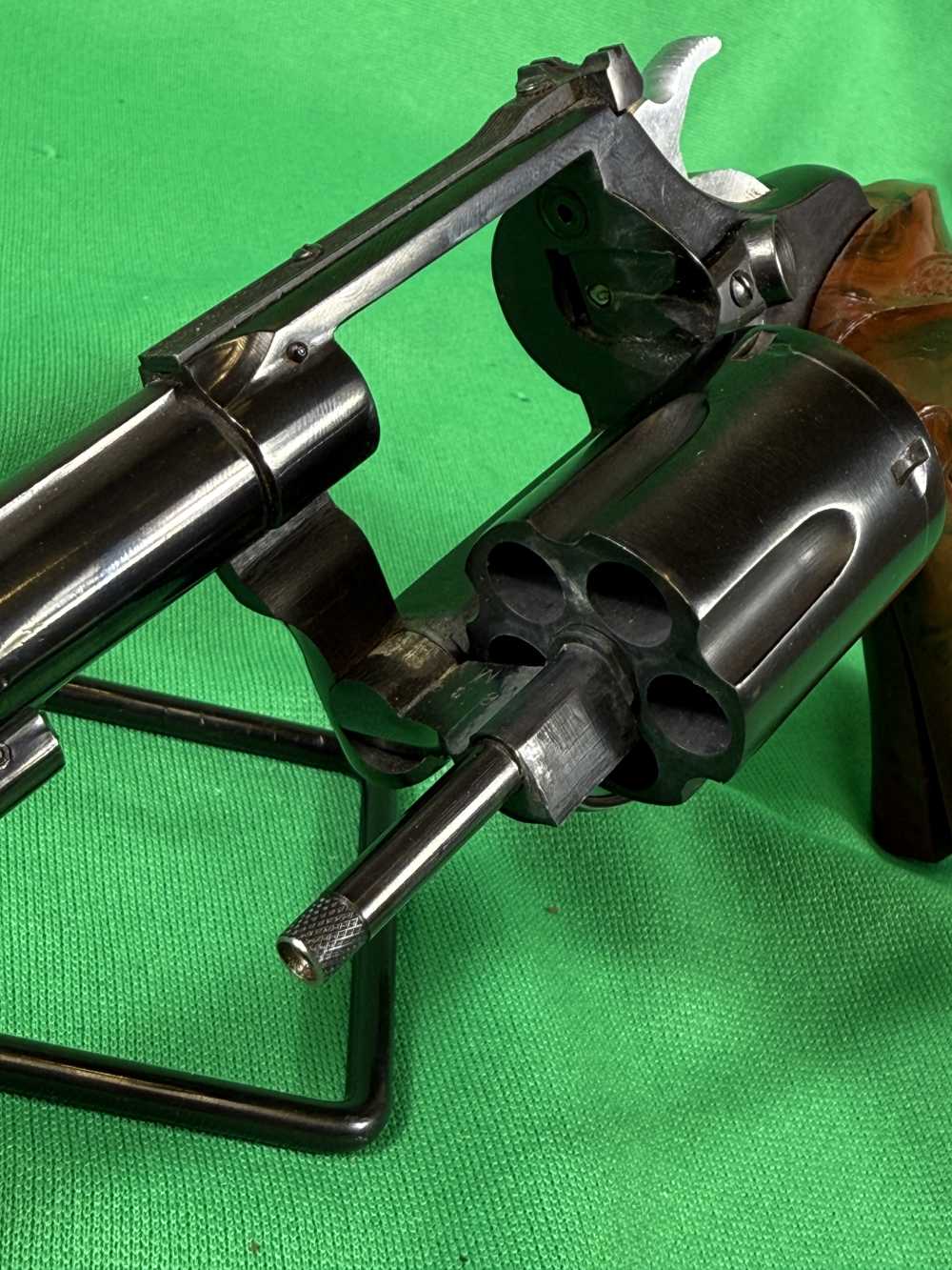 JUST IN! ROSSI MODEL 31 .38 SPECIAL 4" TARGET REVOLVER -img-2