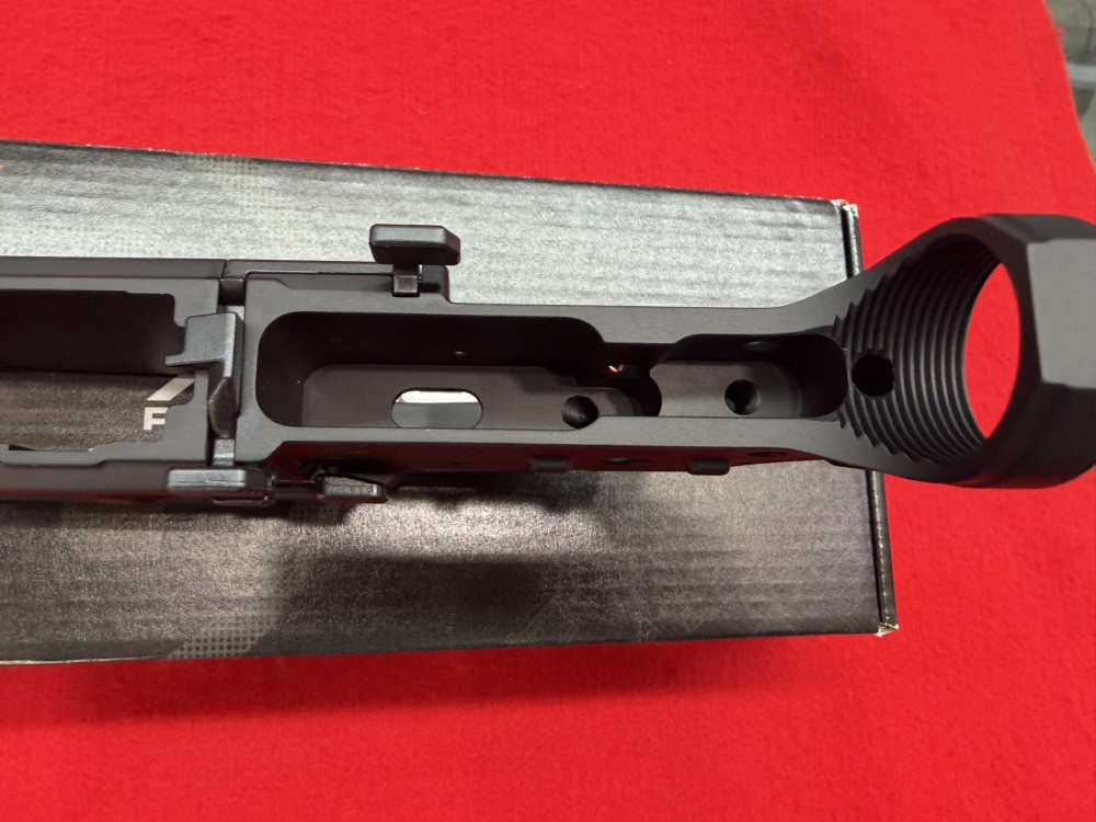 AERO PRECISION M4E1 PRO LOWER RECEIVER BLACK NEW IN BOX-img-2