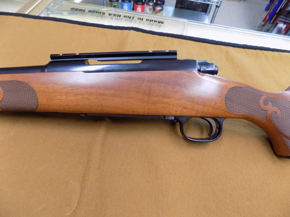 Winchester 70 Feather weight Bolt Rifle in 22-250 -img-6
