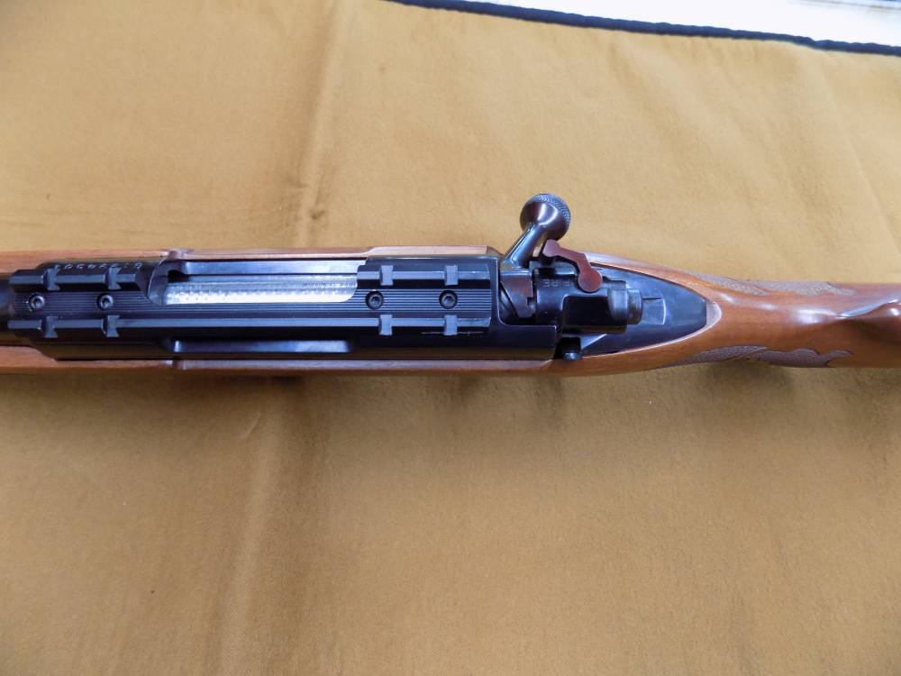 Winchester 70 Feather weight Bolt Rifle in 22-250 -img-10