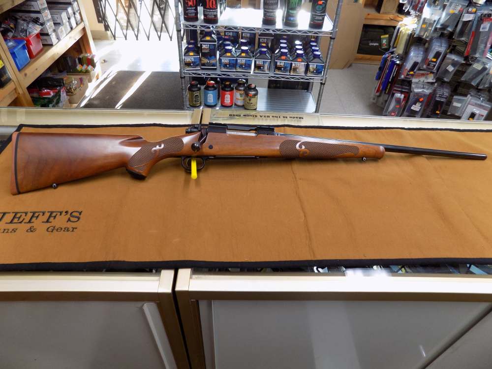Winchester 70 Feather weight Bolt Rifle in 22-250 -img-0