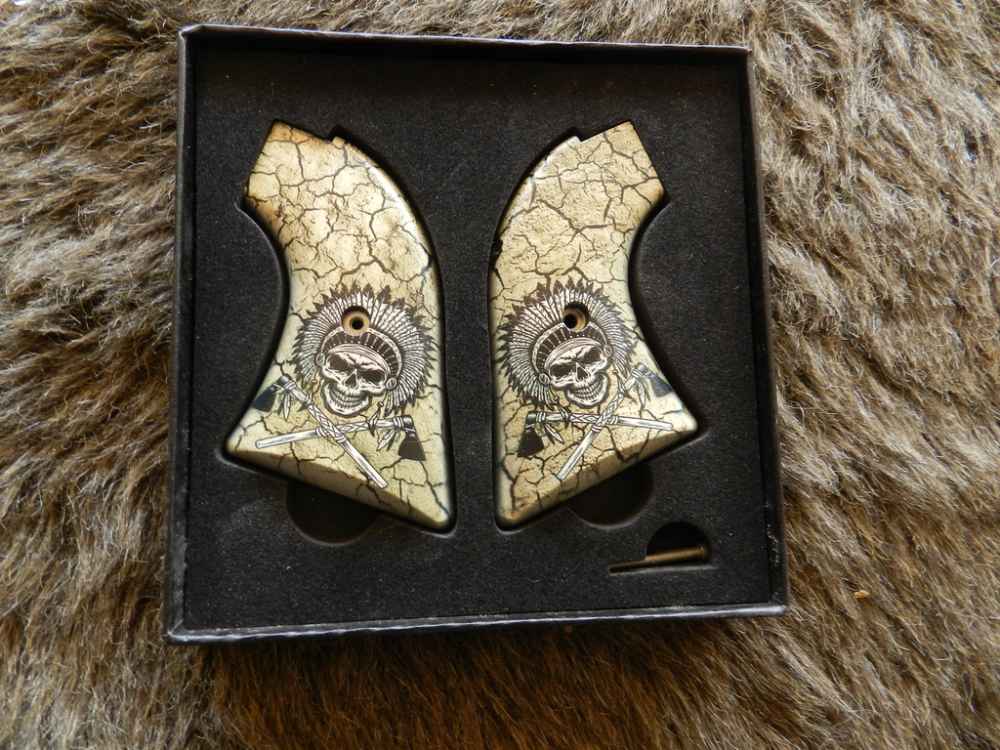 Heritage Arms Rough Rider Grips NIB-img-12
