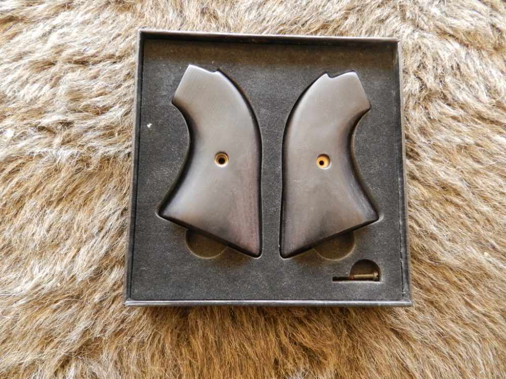 Heritage Arms Rough Rider Grips NIB-img-2