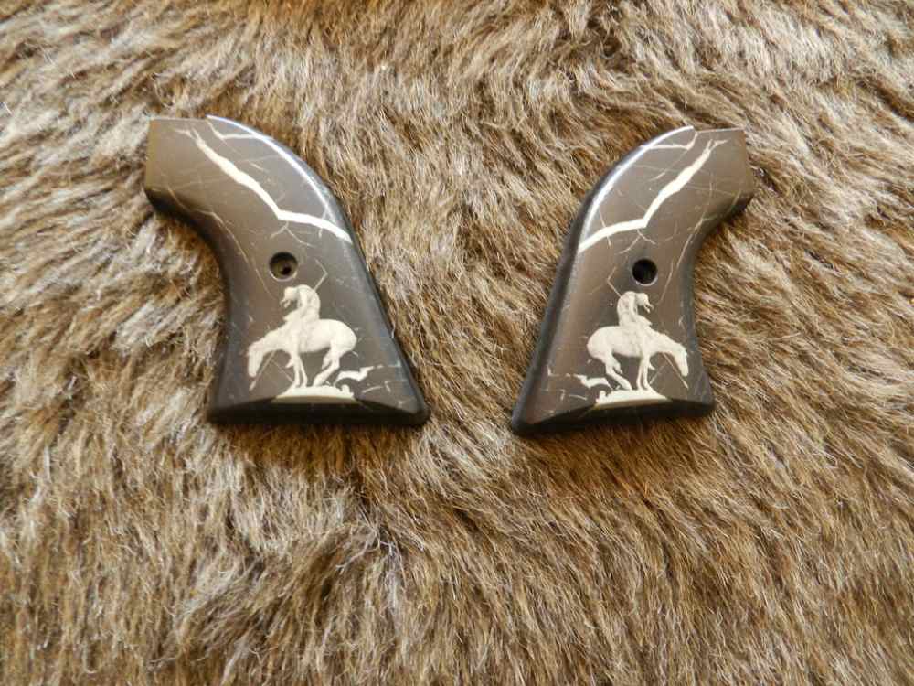 Heritage Arms Rough Rider Grips NIB-img-5