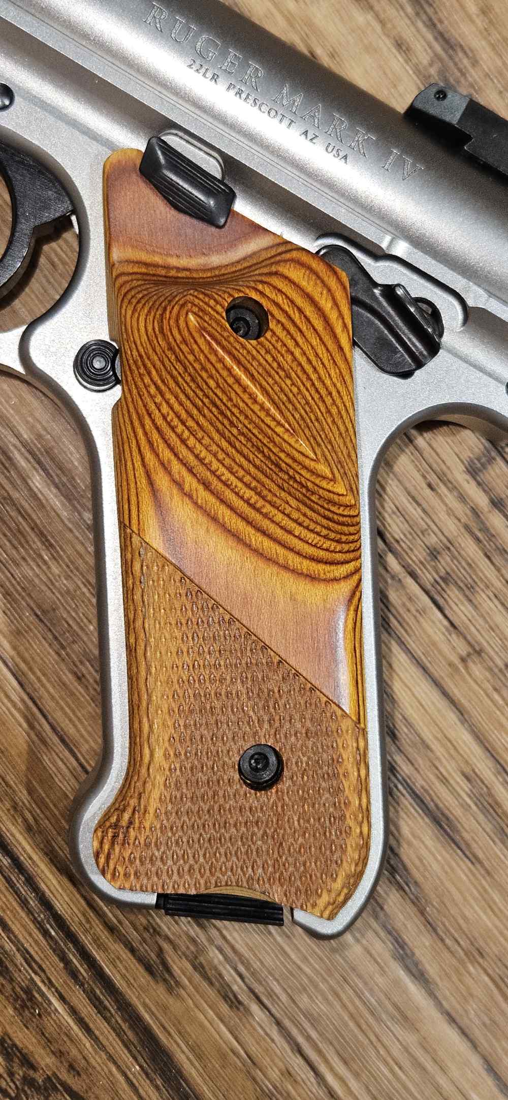 Ruger Mark IV Competition .22 LR Slab Side Bull BBL 40112 EXCELLENT-img-12