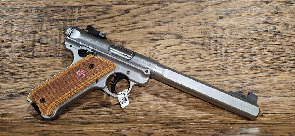 Ruger Mark IV Competition .22 LR Slab Side Bull BBL 40112 EXCELLENT-img-2