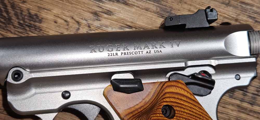 Ruger Mark IV Competition .22 LR Slab Side Bull BBL 40112 EXCELLENT-img-13