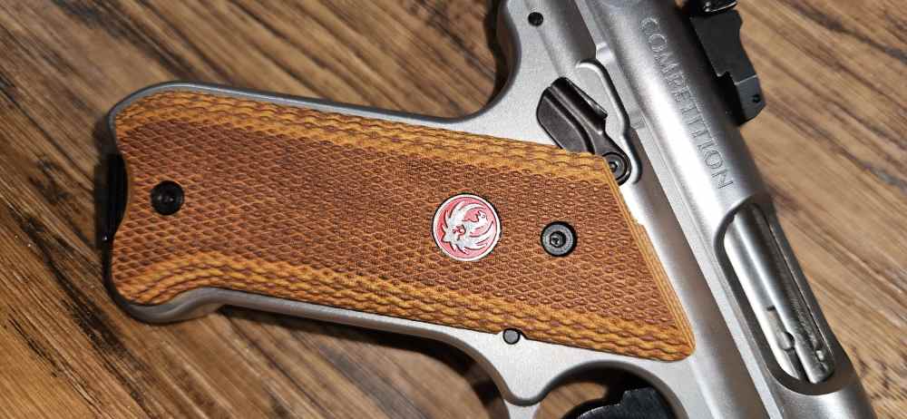 Ruger Mark IV Competition .22 LR Slab Side Bull BBL 40112 EXCELLENT-img-3
