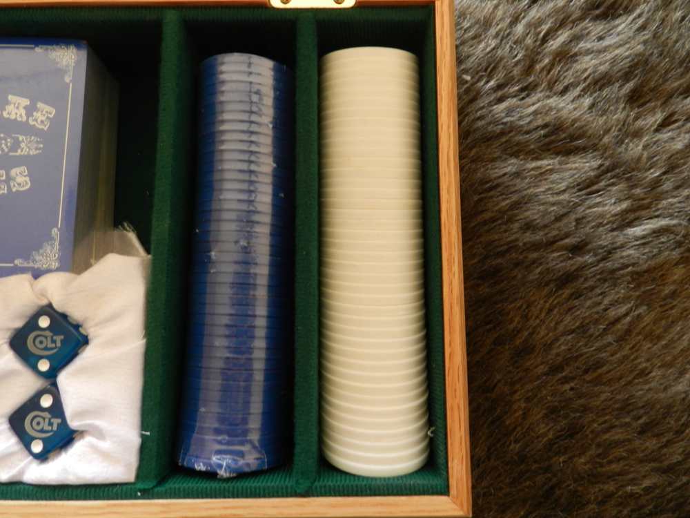 Colt "THE LEGEND LVES" Set NIB-img-5