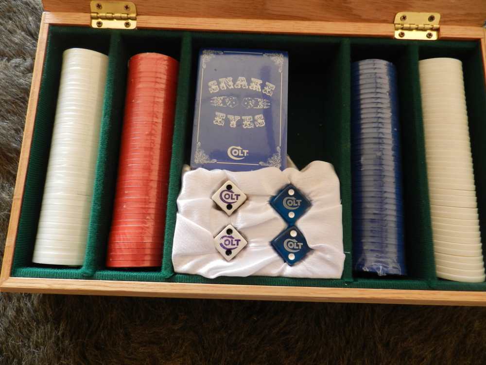 Colt "THE LEGEND LVES" Set NIB-img-2