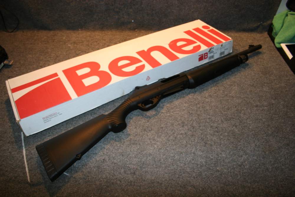 Benelli Nova Tactical shotgun in .12GA Like New!-img-9