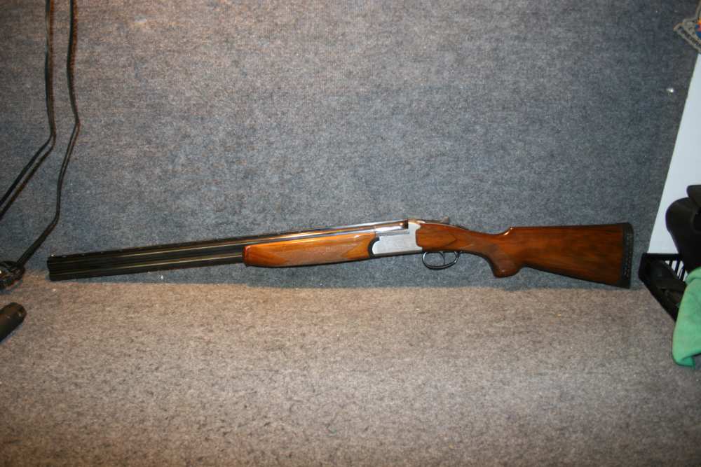 Charles Daly Luxe O/U shotgun in 12GA Like New!-img-1