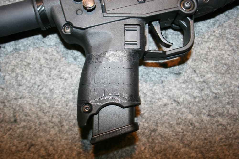 Kel Tec SUB 2000 rifle in .9MM w/ 1 magazine / Folds in half-img-6