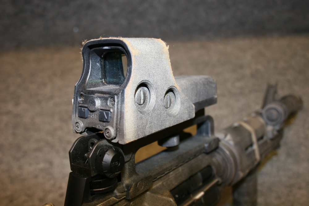 Aero Precision X15 rifle in 5.56 w/ desert camo / EO Tech red dot / Light-img-6