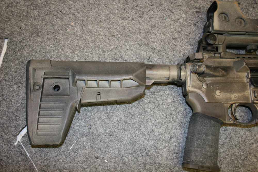 Aero Precision X15 rifle in 5.56 w/ desert camo / EO Tech red dot / Light-img-9