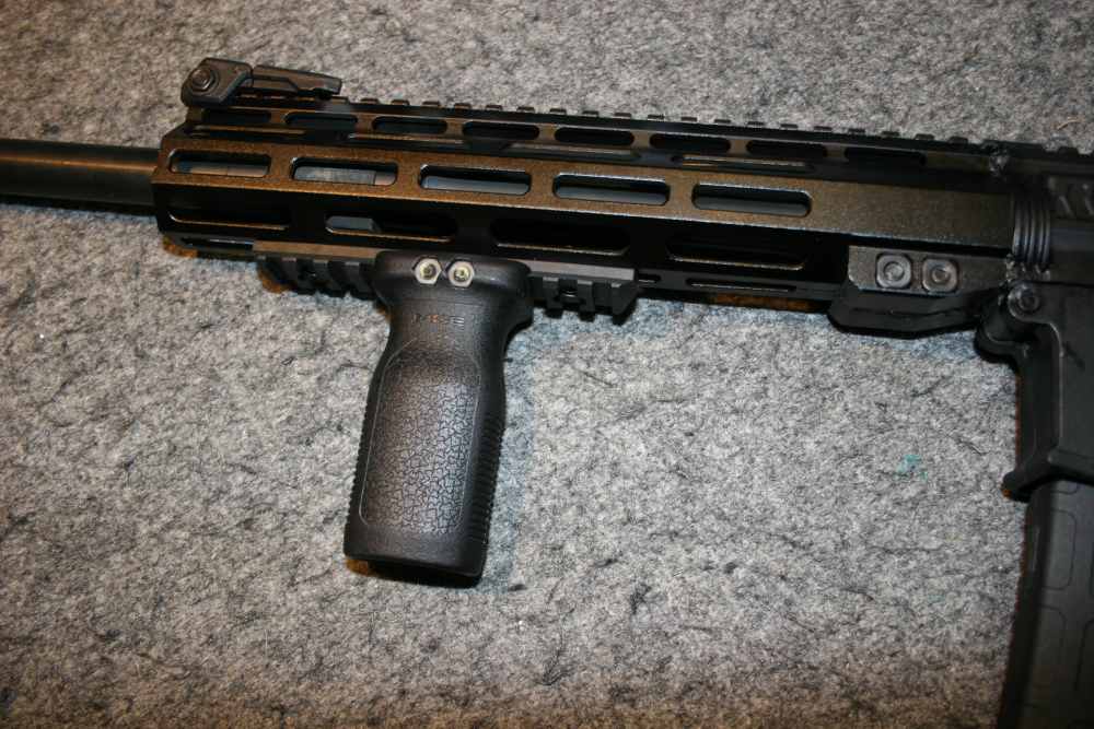 Plum Crazy GEM II rifle in 5.56 w/ one mag and flip up sight-img-7