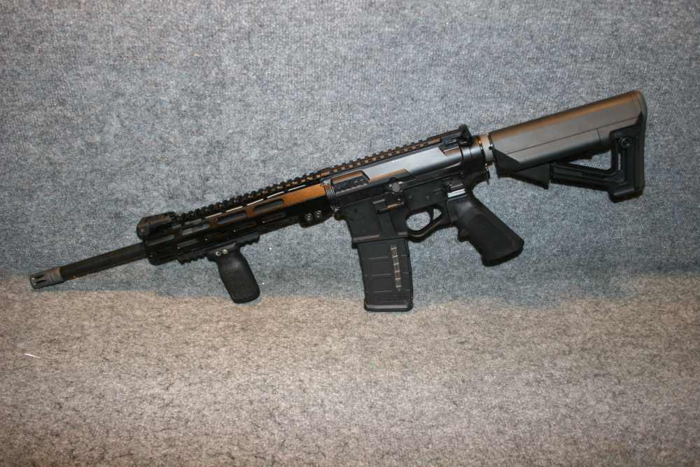 Plum Crazy GEM II rifle in 5.56 w/ one mag and flip up sight-img-1