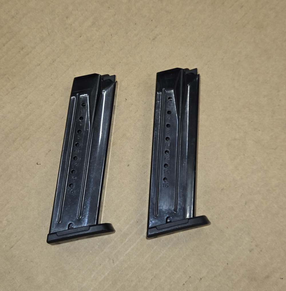 2 Quantity SR9 Magazines 17 rounds-img-0