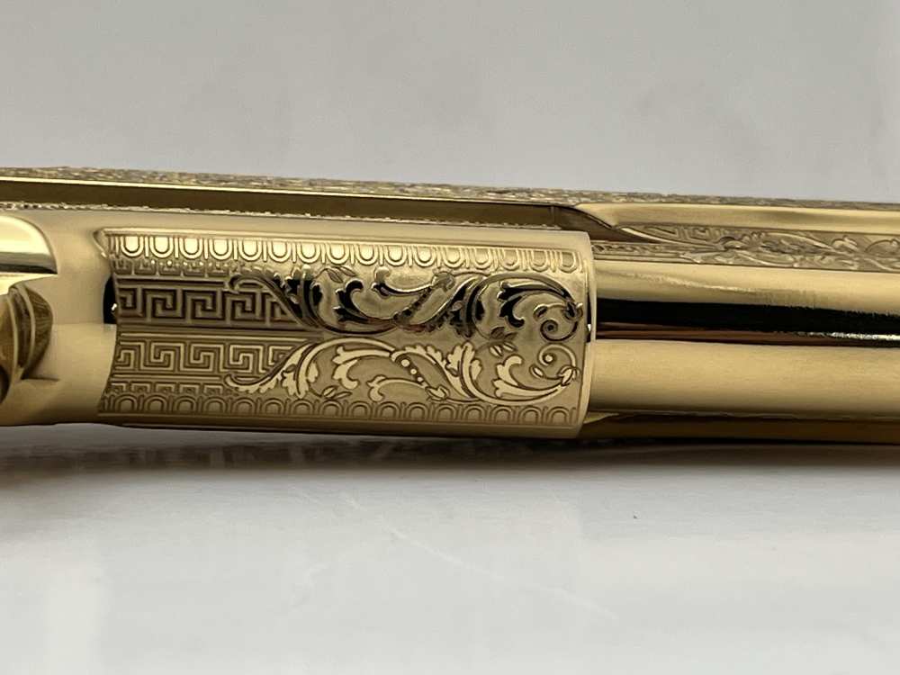 WOW FACTOR.  COLT  1911 SUPER 38 Versace.  24k gold plated NiB -img-28