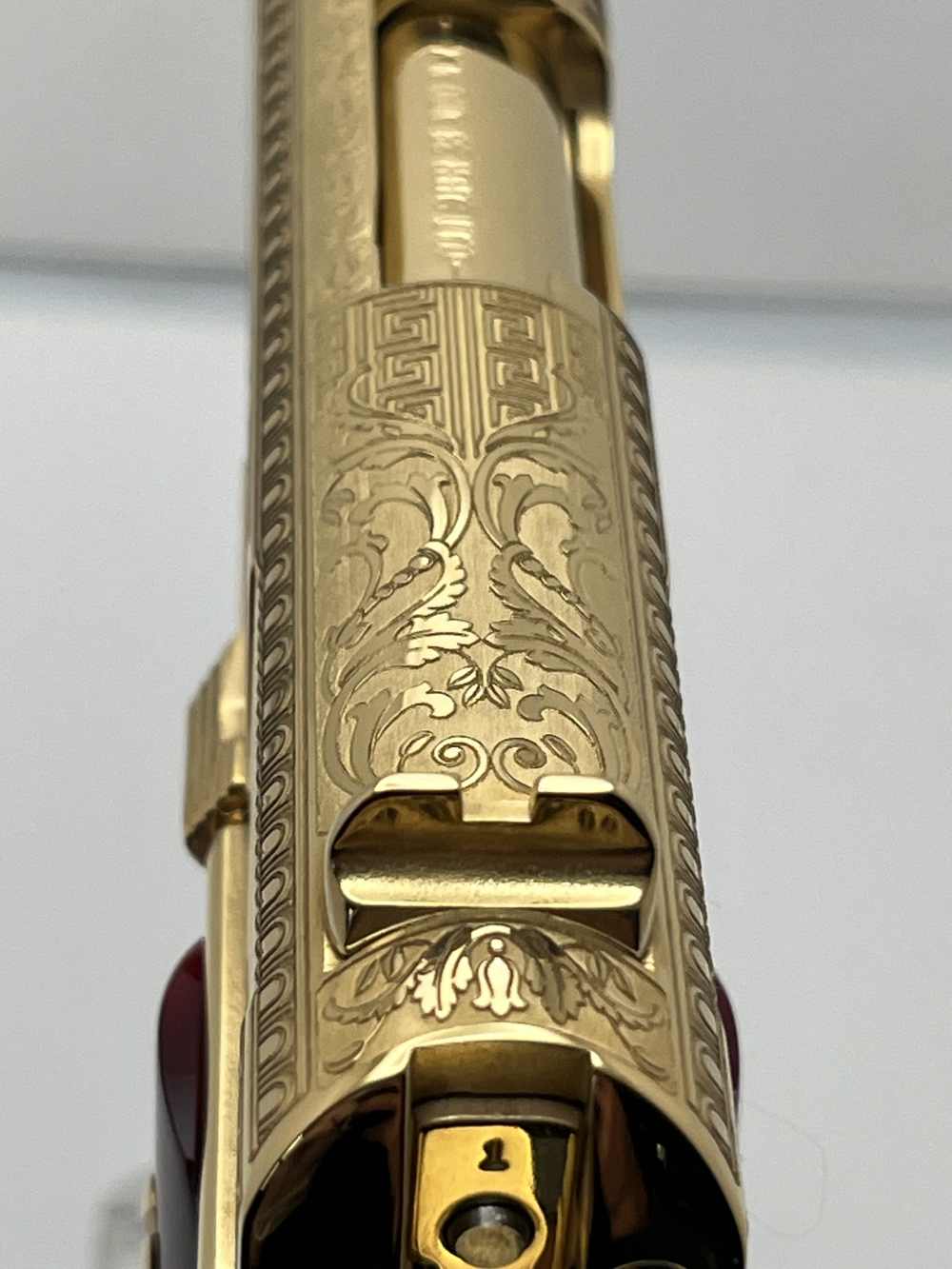 WOW FACTOR.  COLT  1911 SUPER 38 Versace.  24k gold plated NiB -img-23