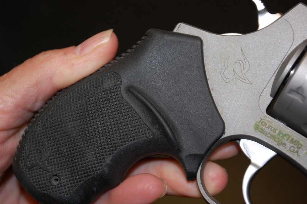 Taurus Matte Stainless Steel 38 SPL Revolver 6 shot 2 Inch Barrel USED-img-4