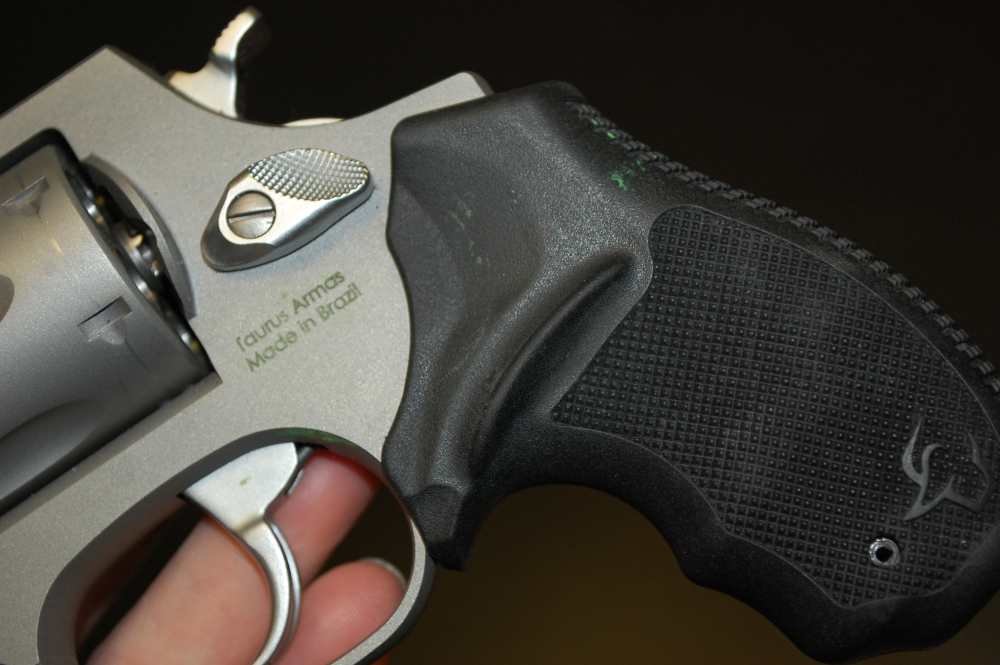 Taurus Matte Stainless Steel 38 SPL Revolver 6 shot 2 Inch Barrel USED-img-7