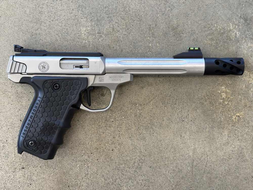 S&W SW22 VICTORY PERFORMANCE CENTER 22LR-img-1