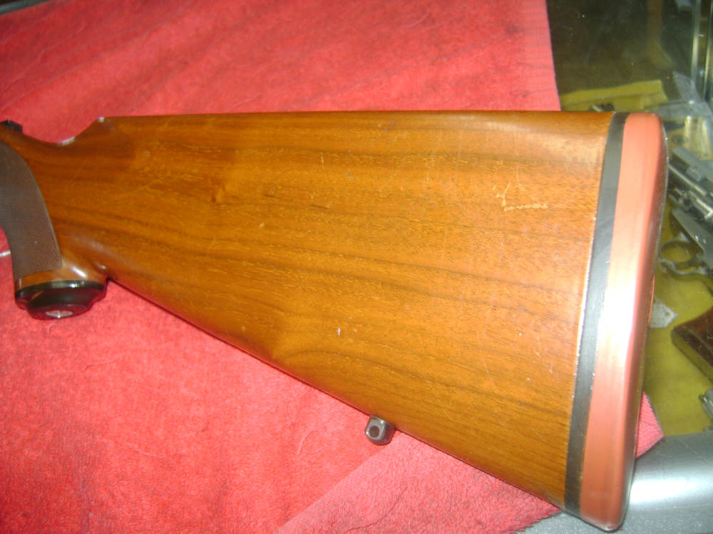 RUGER M 77 7MM MAGNUM GOOD BORE TANG SAFETY RED PAD -img-1