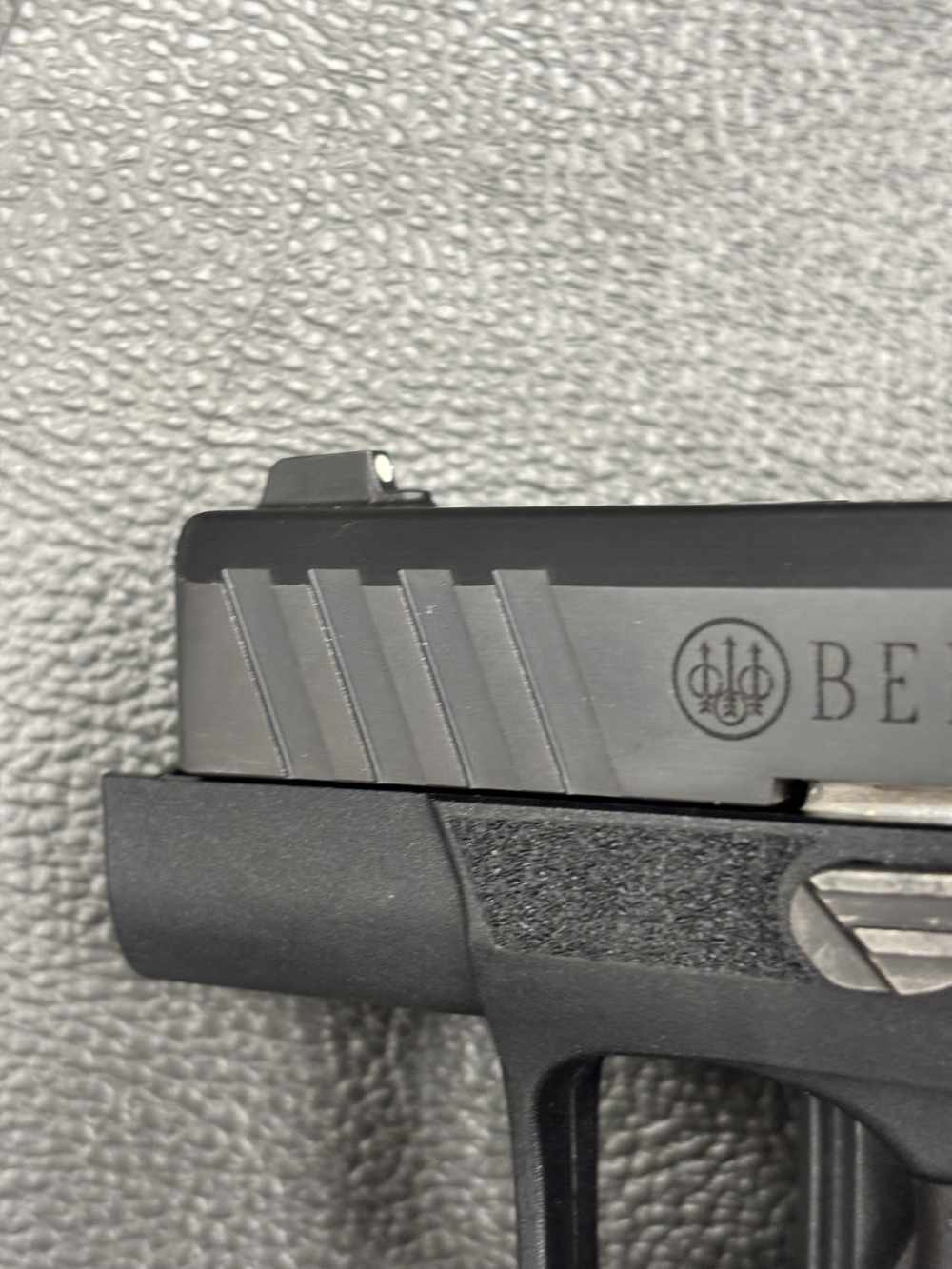 BERETTA APX A1 CARRY 9MM W/ 3 MAGAZINES. NO RESERVE -img-6