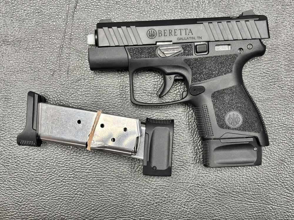BERETTA APX A1 CARRY 9MM W/ 3 MAGAZINES. NO RESERVE -img-0