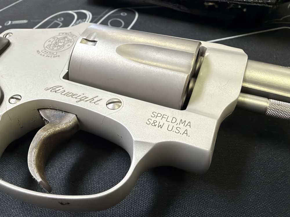 Smith & Wesson Model 642-1 AIRWEIGHT in .38 S&W Spl.+ P - HAMMERLESS-img-9
