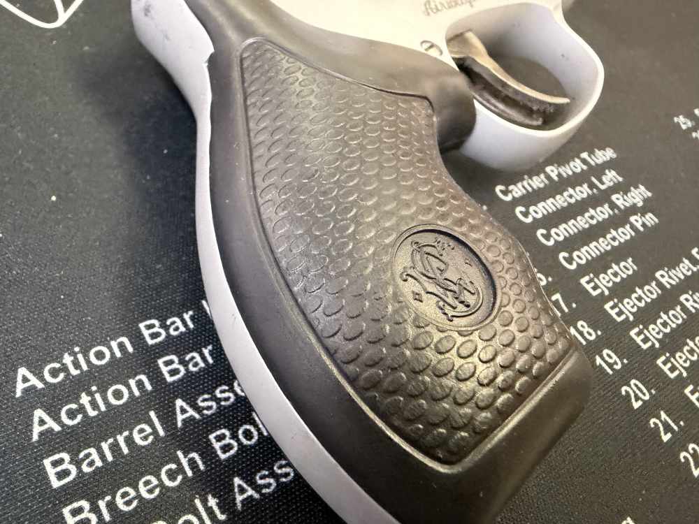 Smith & Wesson Model 642-1 AIRWEIGHT in .38 S&W Spl.+ P - HAMMERLESS-img-11