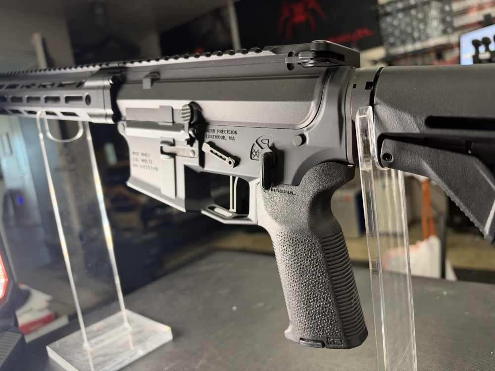 Aero Precision AR15/M4E1 Complete Rifle W/Daniel Defense Rail, 16" Pinned -img-6