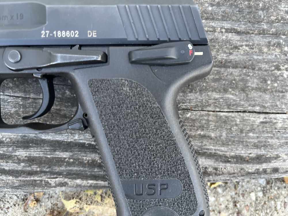 HK USP Compact 9mm Boxed 2 Mags Holster PENNY NO RESERVE! .01 $.01 -img-6