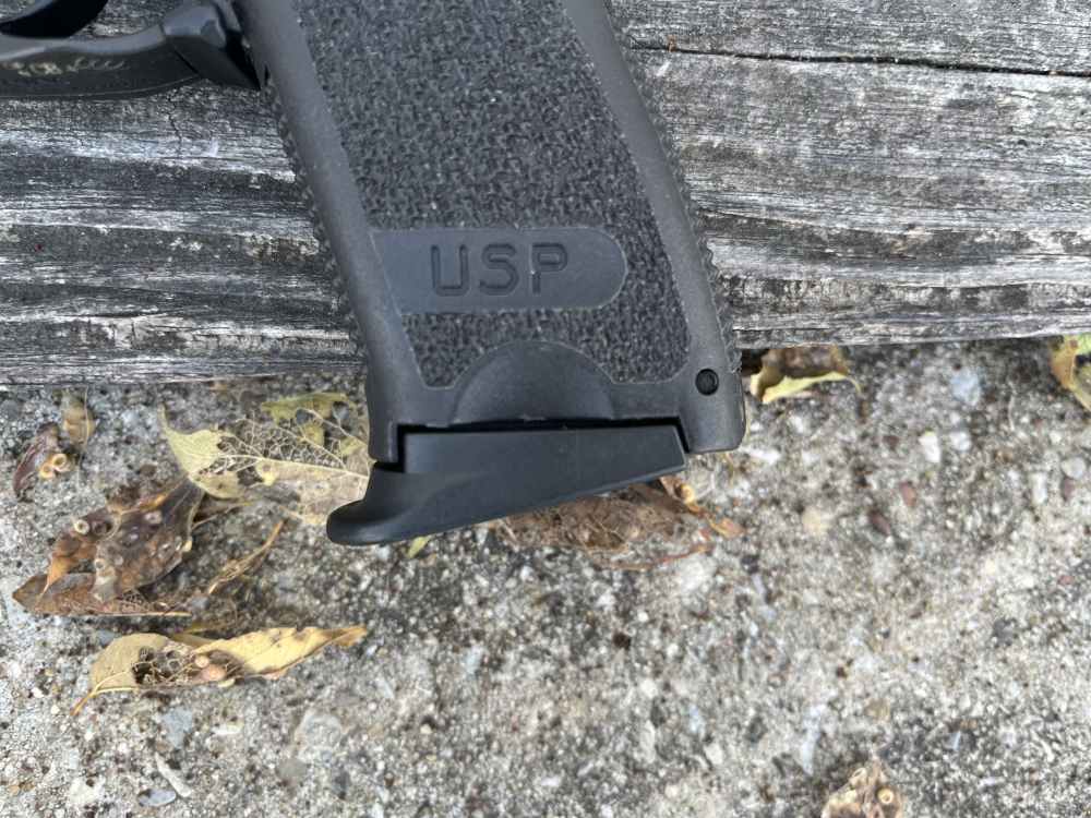 HK USP Compact 9mm Boxed 2 Mags Holster PENNY NO RESERVE! .01 $.01 -img-2