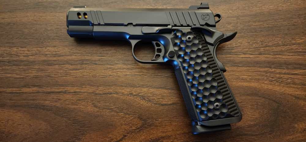 NIGHTHAWK CUSTOM VICE PRESIDENT 9MM-img-1
