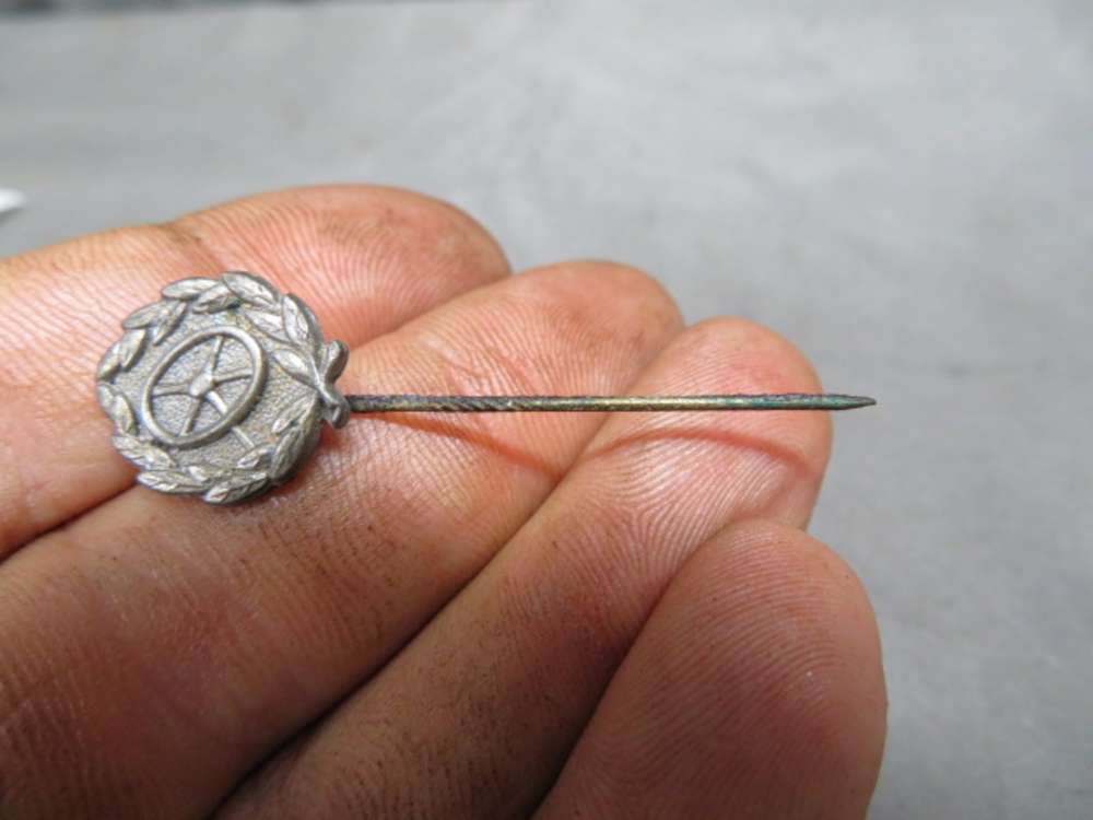 WWII GERMAN ARMY SILVER DRIVER’S PROFICIENCY BADGE STICKPIN-img-3