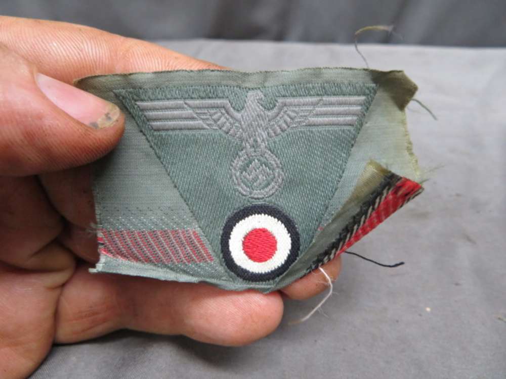 WWII GERMAN ARMY M43 FIELD CAP “TRAPEZOID” EAGLE & COCKADE INSIGNIA-img-0