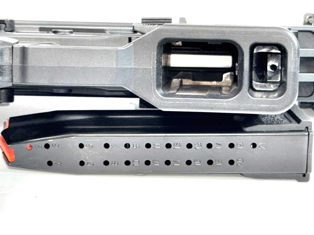 B&T APC9 9MM PISTOL (SIG P320 LOWER) – TRI-LUG • EXCELLENT • NO RESERVE!-img-10