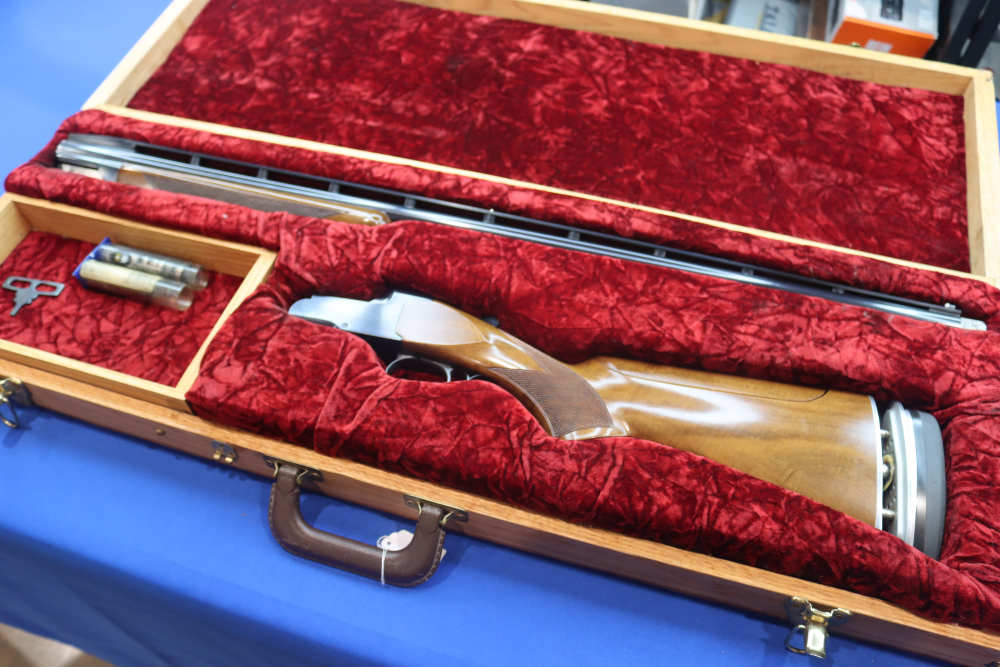Browning Model BT-99 Shotgun 12GA 32" Invector Plus ADJ COMB Trap Gun 12 GA-img-1