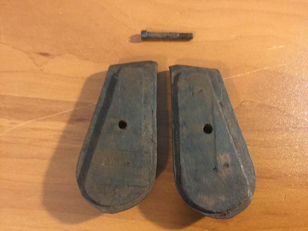 Original Mauser C96 Broom Handle wood grips with screw-img-1