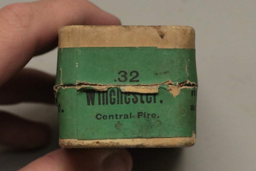 Vintage Union Metallic .32 Winchester Ammo-img-5
